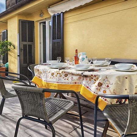 Ferienwohnung Rosy'S House Un Attico A Due Passi Dall'Acquario Parking Free Genua Exterior foto